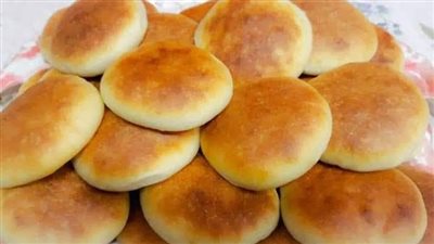 يحكى ان شابًا تقيًا فقيرا أشتد به الجوع