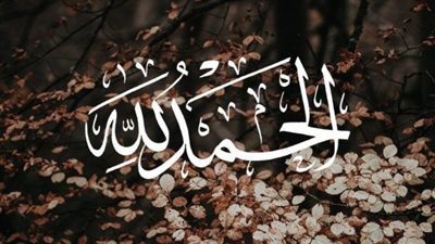 صورة تضم عاملات في مصنع طحين.. ركز ستجد شيئا غريبا لن تصدق تفسيره !