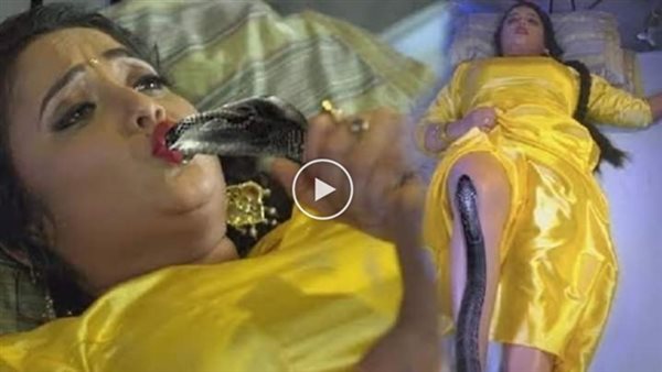 إمرأة عثرت على ثعبان