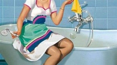 طلبت من صديقتها أن تصورها بهاتفها