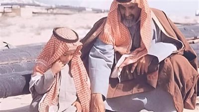 ټوفي شيوخ أحد القبائل الكاتب عزيزي عزوز