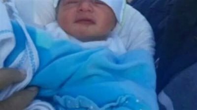 ام وضعت ابنتها 